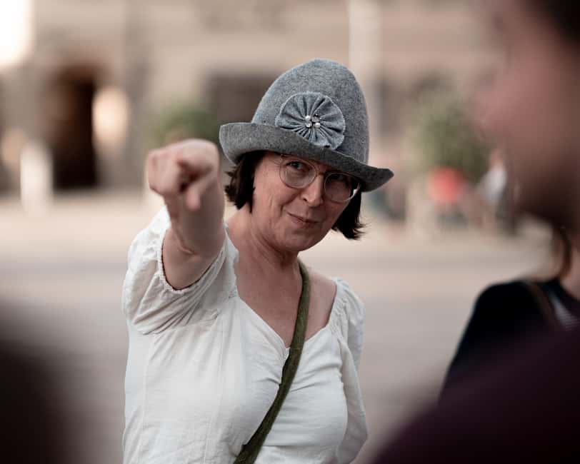 Hangmen, Harlots & Vagabonds - a gruesome experience tour - From the Meeting Point to the City Center