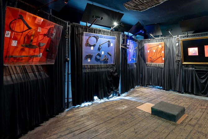 Haunted Vaults Walking Tour in Edinburgh - The Guides and Their Storytelling Styles