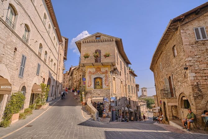 Heart of Umbria: explore the mystic towns of Orvieto and Assisi - Exploring Orvieto’s Architectural Gems