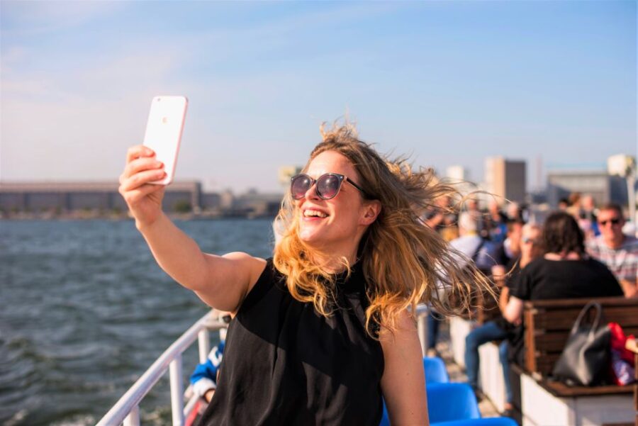 Helsinki: Hop-On Hop-Off Bus and Sightseeing Boat Tour - Discovering Helsinki’s Landmarks from the Bus