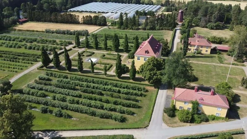 Helsinki: Private Visit to Finnish Berry Winery with Tasting - Guided Tour of the Winery’s Production Area