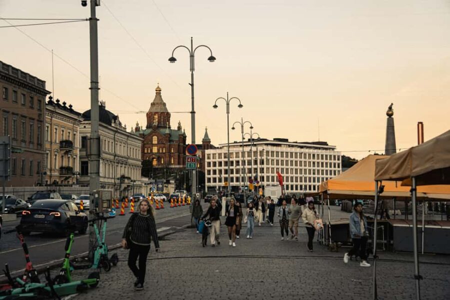 Helsinki: Small-Group Walking Tour with a Historian - Starting at Senate Square, the Birthplace of Helsinki