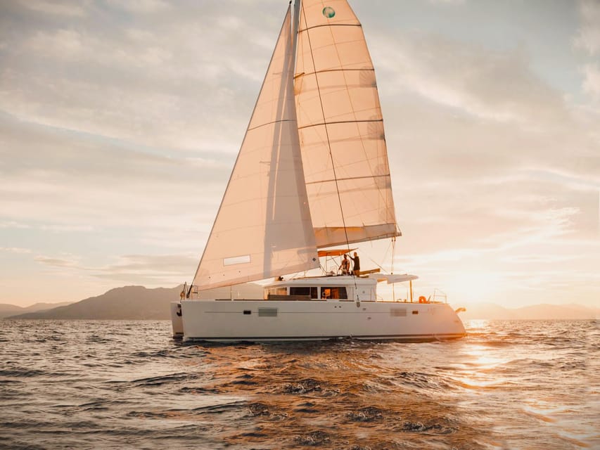 Heraklion: Private Catamaran Cruise to Dia with Meal&Drinks - Set out on a Luxurious Private Catamaran in Heraklion