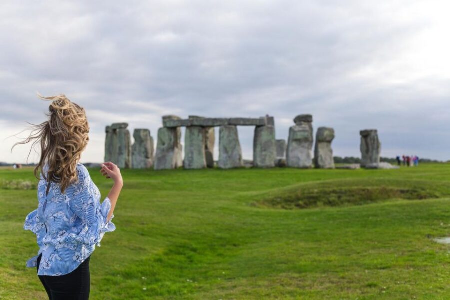 Heritage and Majesty: Private Full-Day Tour from Southampton - From the Pickup in Southampton to the First Stop at Stonehenge