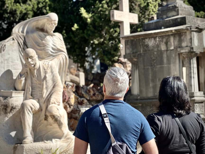 Hidden Barcelona: Montjuïc Cemetery Walking Tour - Exploring Montjuïc Cemetery’s Architectural Marvels