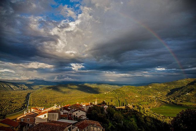 Highlights of Istria Full-Day Photo Tour from Zagreb - Exploring Motovun: Walled Hilltop Wonder