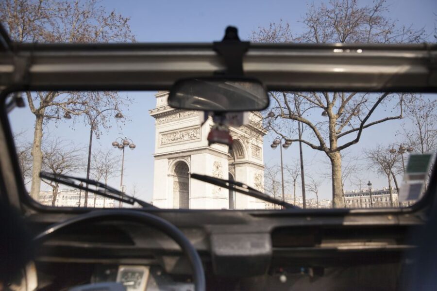 Highlights of Paris: Private 6-Hour Vintage 2CV Tour - Discover the Notre Dame and the Île de la Cité