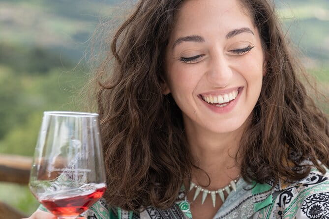 Hiking Tuscany & Chianti Wine - 3 Organic Wineries with lunch - The Scenic 7-Kilometer Hike Through Vineyards and Olive Groves