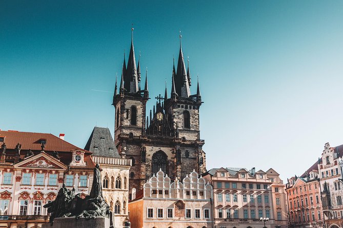 Historic Prague: Exclusive Private Tour with a Local Expert - Visiting Prague Castle: A Millennium-Long Architectural Marvel
