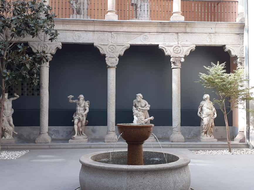 Historical Tour of Madrid: BARRIO DE SALESAS: monuments, secret corners - Exploring the Justice Neighborhood’s Historic Monuments