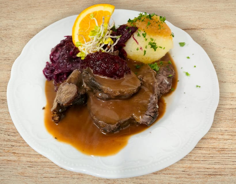 Historical tour of the old town including a Saxon dinner - The Unique Atmosphere of Kunst Café Antik