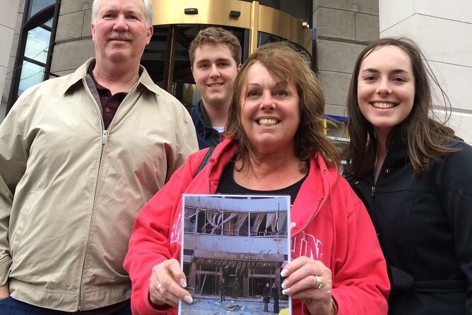 History of Belfast conflict and terror 1 hour black taxi tour - Riding in a Black Taxi: An Authentic Belfast Experience