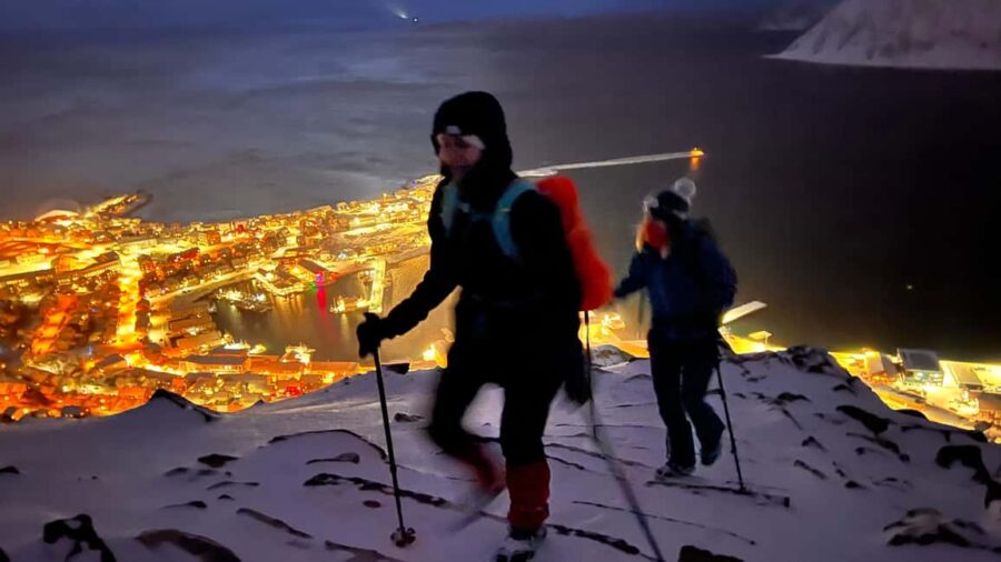 Honningsvåg: Winter Hiking Tour. Northern Lights hunting. - The Unique Trail Climb with Snowshoes on Magerøya