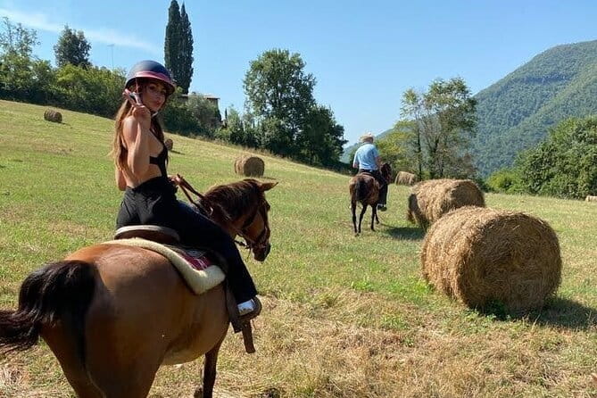 Horseback ride and gourmet cuisine in a historic food shop - Starting Point and Transportation in Florence