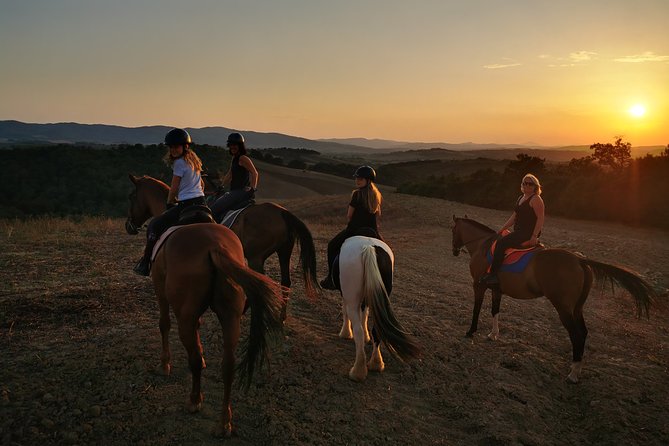 Horsebackriding - explore Tuscan nature - Meeting Point and Logistics in Tuscany