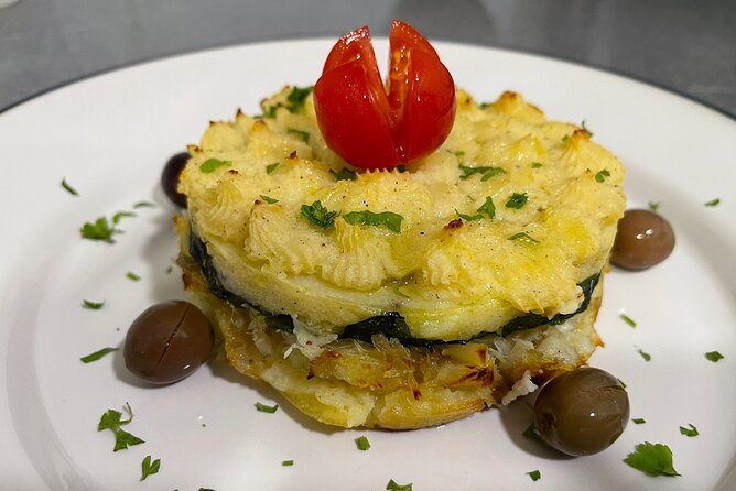 Hot Water Pool Bath Inside Pineapple Plantation & Dinner - The Pineapple Plantation Tour and Its Fascinating History