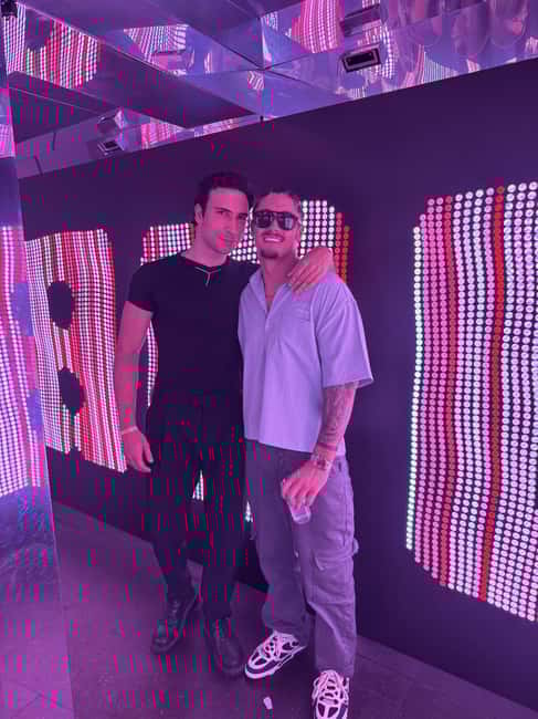 Ibiza: Nightlife Insider Tour with Pre-Club Drinks - Starting Point in Ibiza Town with Flexibility