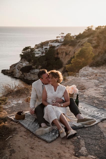 Ibiza: Photoshoot at Es Vedrá panoramic viewpoint & sunset - The Location of Es Vedrá: An Unmissable Ibiza Landmark