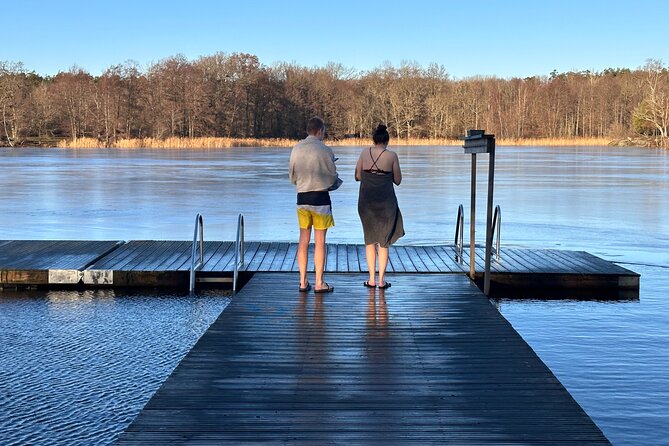 Icebathing and Sauna with Forest hike in Stockholm - Private - Cozy Lunch at a Log Cabin Restaurant