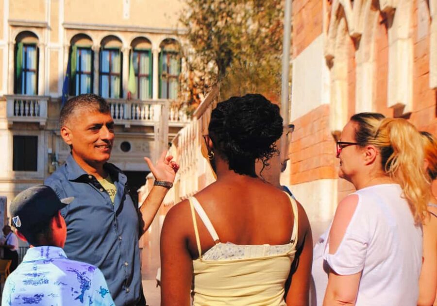 Il meglio di Venezia in un tour dei punti più e meno noti - Visiting Palazzo Contarini del Bovolo: A Scenic Photo Stop