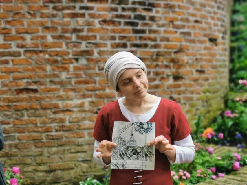 Immerse yourself in the time of the cathedrals in Albi - Starting Point at the Tourist Office in Albi