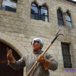 Immersive guided tour of Tours in the 13th century. - Key Points