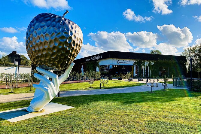 Immersive tour DISTILLERIE PERE MAGLOIRE - Starting Point at the Père Magloire Cellars