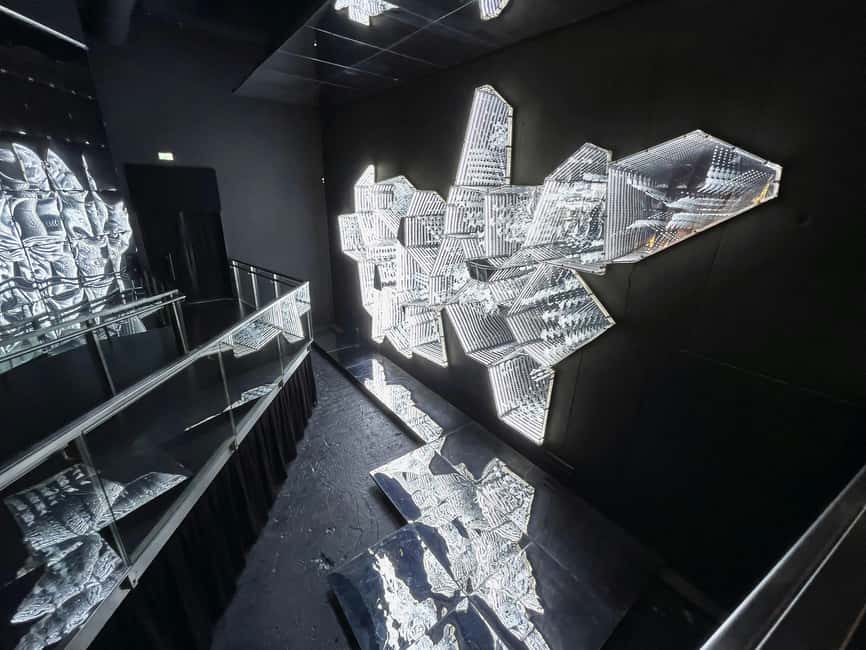 Innsbruck: Swarovski Entry Ticket w/ Audio Guide & Transfers - Discovering the Dazzling Installations by Renowned Artists