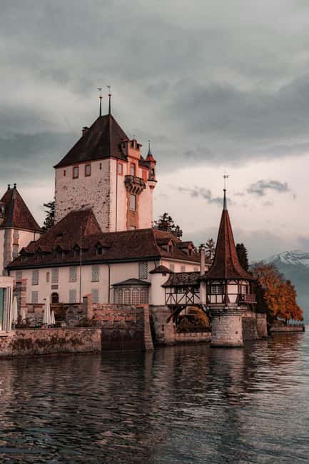 Interlaken: Lake Thun Castles Tour with Entry Tickets - Exploring Oberhofen Castle’s Lakeside Gardens and Tower