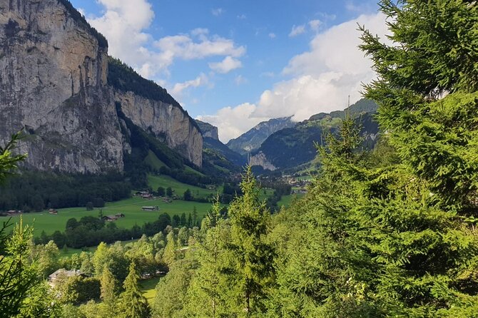 Interlaken sightseeing: Lauterbrunnen, Brienz, Interlaken - How the Tour Highlights Lauterbrunnen Valley and Staubbach Falls