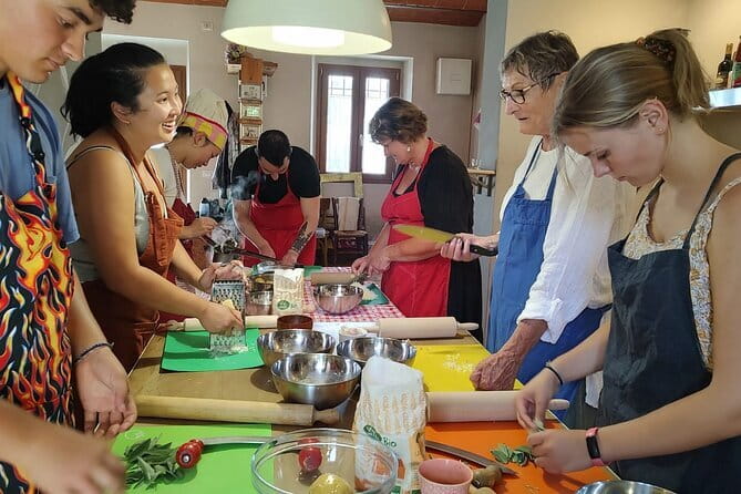 Intimate and authentic Pasta Lesson & Chianti wine. Free parking - Savoring Authentic Italian Flavors with Local Chianti