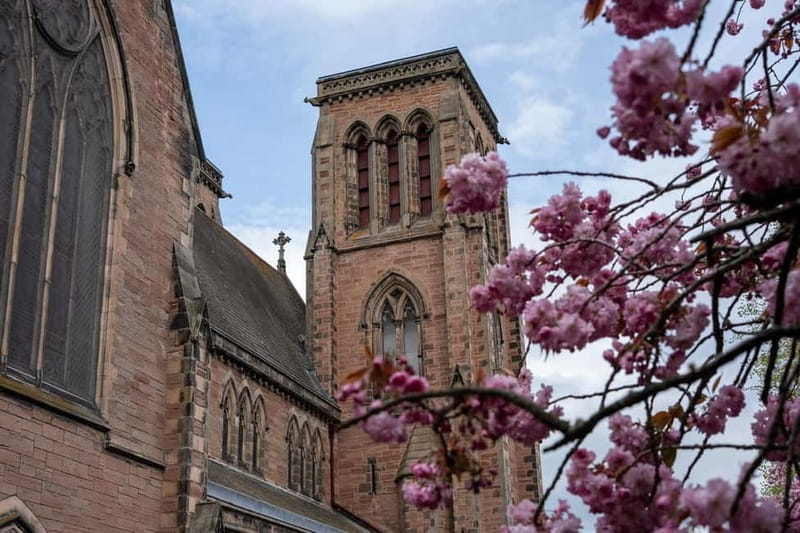 Inverness: Comedy Walking Tour with Local Comedian - Meet Outside Caffè Nero on Inverness High Street