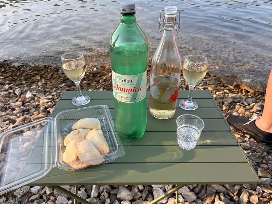 iovo Island: Sunset Kayak Tour with Wine - Visiting the 1600s Noble Estate Ruins