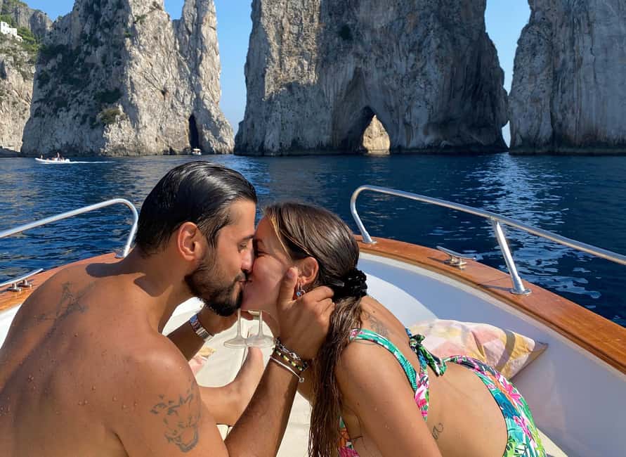 Ischia: Daily Boat tour to Capri - Starting Point and How to Find the Tour