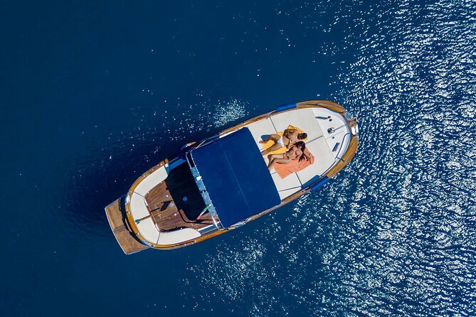 Ischia island private excursion on Gozzo Fratelli Aprea 7,5m - Exploring SantAngelo and Its Colorful Charm