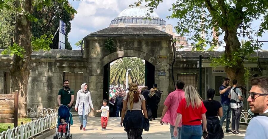 Istanbul: Basilica, Hagia Sophia, Blue Mosque Tour & Cruise - Exploring Sultanahmet Square and Its Historic Roots