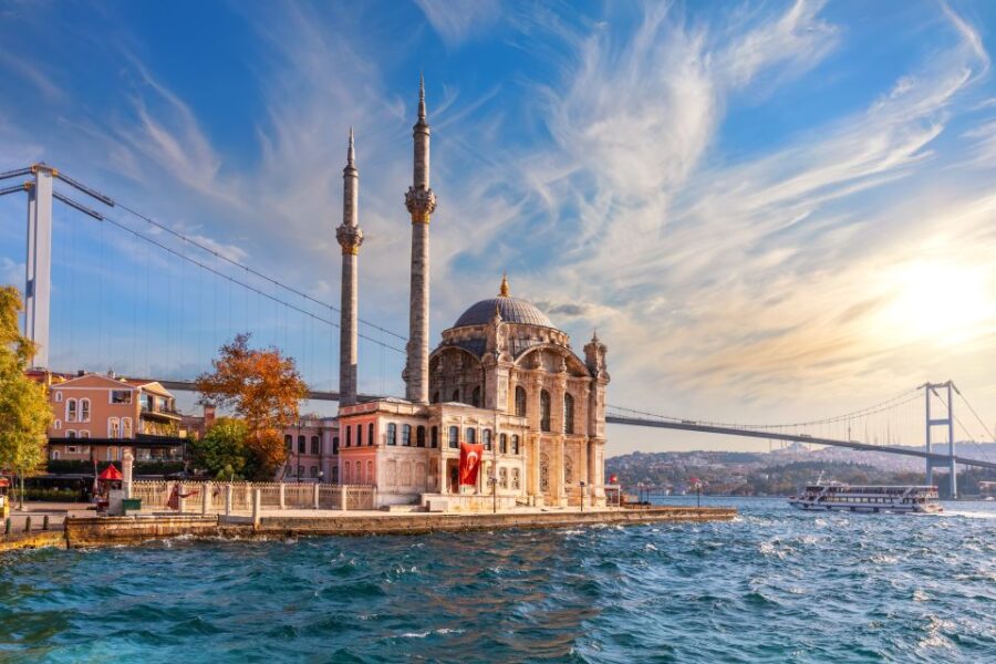 Istanbul: Bosphorus and Golden Horn River Sunset Cruise - Navigating the Logistics and Meeting Point