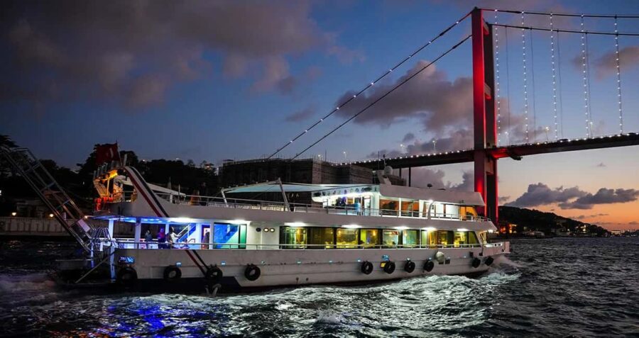 Istanbul: Bosphorus & Golden Horn Cruise Daytime or Sunset - The Boat and Onboard Experience