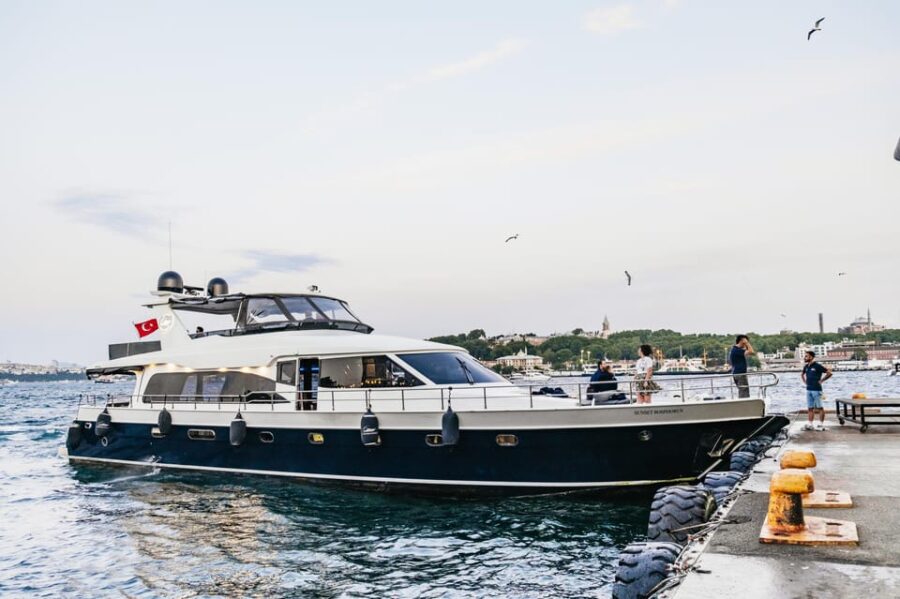 Istanbul: Bosphorus Sunset Cruise on a Luxury Yacht - Starting from Kabatas Pier for a Scenic Bosphorus Voyage
