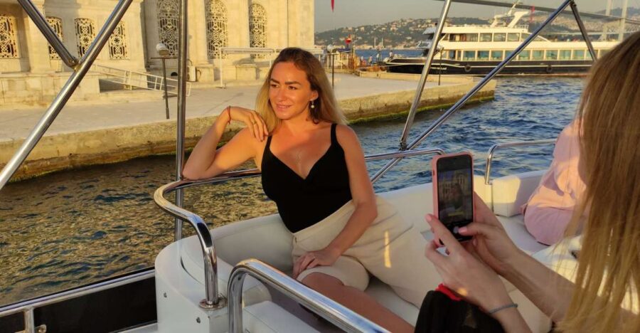 Istanbul: Bosphorus Sunset Cruise with Snacks and Wine - The Scenic Landmarks Along the Bosphorus