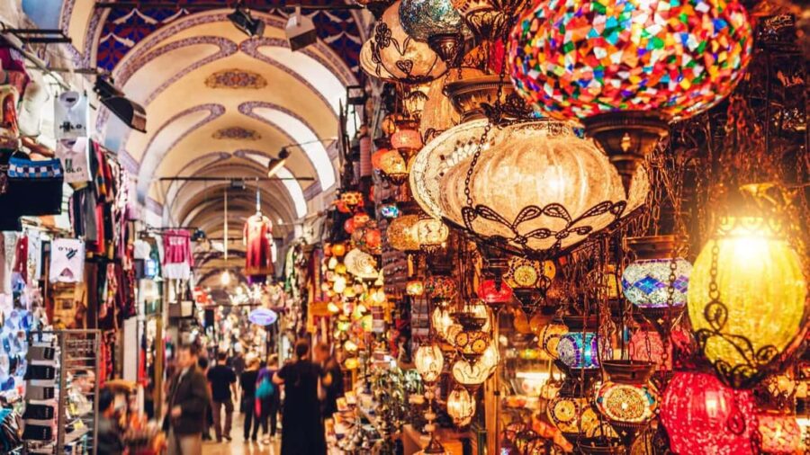 Istanbul: Christmas Shopping Tour with Hotel Pickup - Visiting the Grand Bazaar’s Festive Decorations and Unique Shopping
