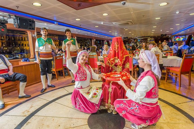 Istanbul Dinner Cruise - The Onboard Experience: Food, Drinks, and Atmosphere