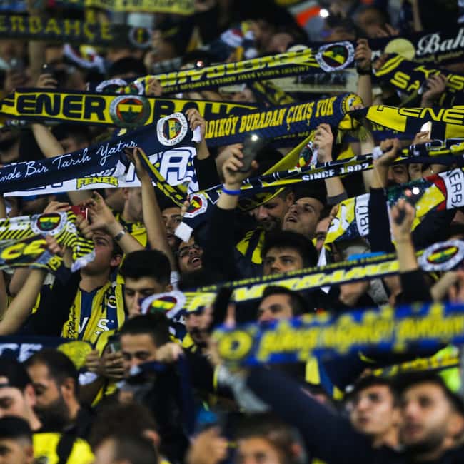 Istanbul: Enjoy a football match day experience with Local - How the Guide Enhances the Matchday Experience