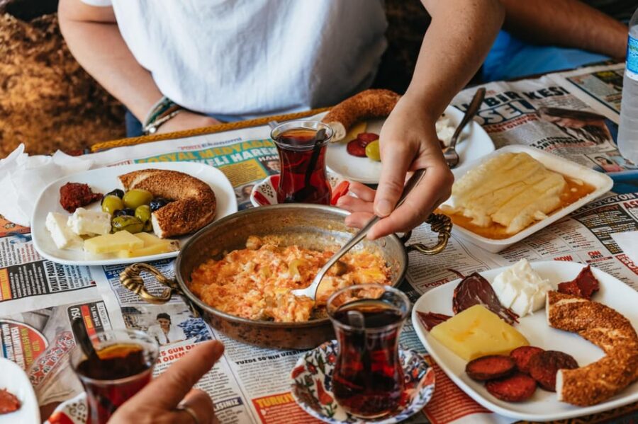 Istanbul: European and Asian Side Guided Foodie Walking Tour - Exploring the Spice Bazaar and Traditional Breakfast