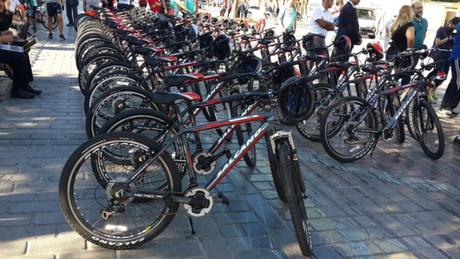 Istanbul: Golden Horn Bike Tour - From the Old Town to the Naval District