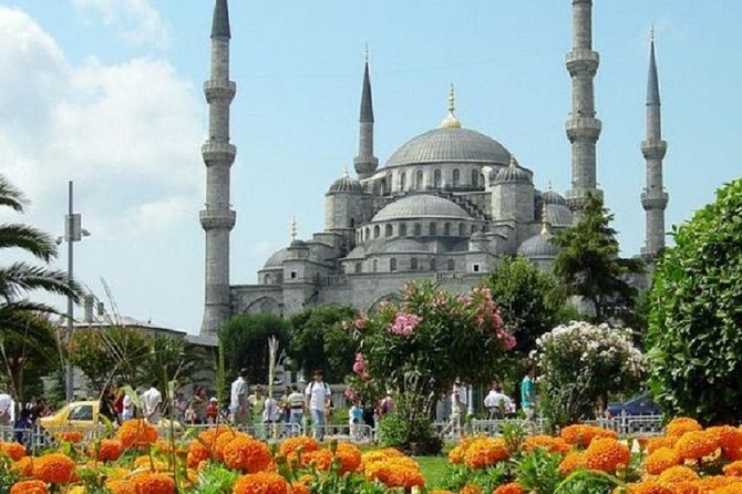 ISTANBUL HALF DAY MORNING TOUR (St SOPHIA BLUE MOSQUE GRAND BAZAAR) - Visiting the Blue Mosque’s Stunning Architecture
