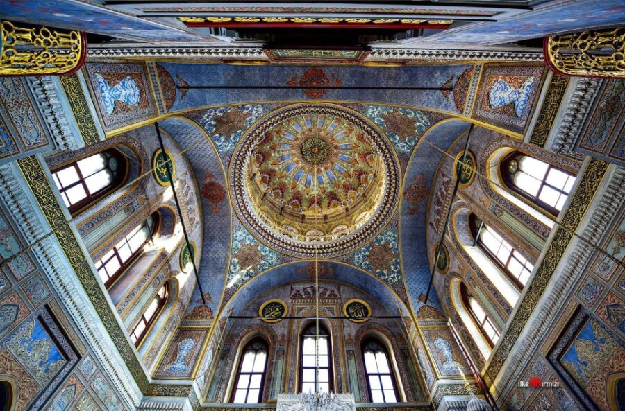 Istanbul: Old City Full-Day Tour with Lunch and Hotel Pickup - Exploring Sultanahmet Square and Its Monuments