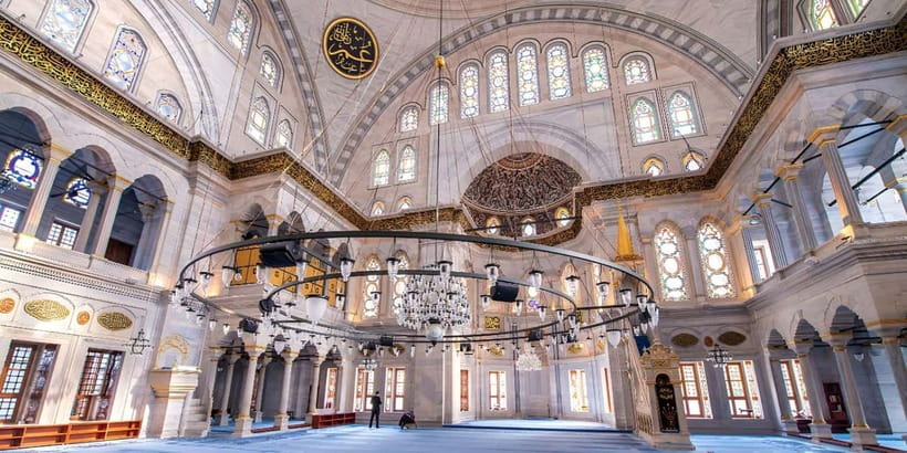 Istanbul: Old City Highlights Tour with Private Van - Exploring the Hippodrome of Constantinople and Sultanahmet Square