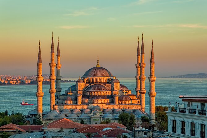Istanbul Old City Private Walking Tour with Bosphorus Cruise - Visiting the Grand Bazaar and Nuruosmaniye Mosque