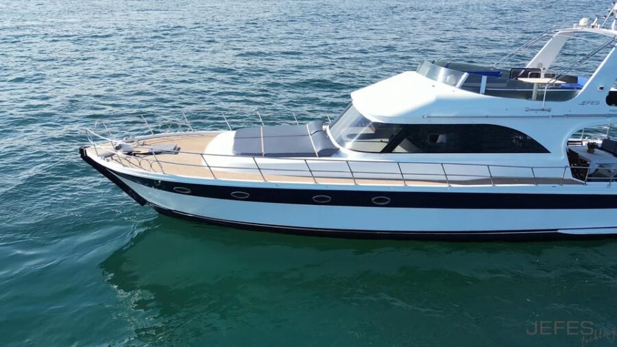 Istanbul: Private Bosphorus Tour On Luxury Yacht Eco#8 - Flexibility and Extra Services for a Customized Experience